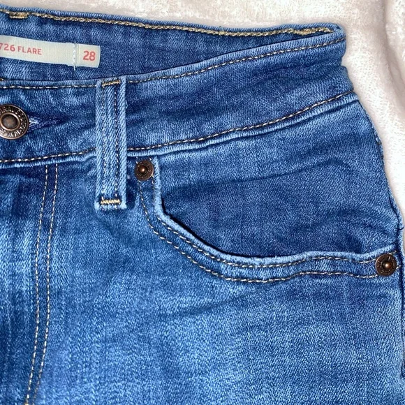 Levi Jeans - Picture 4 of 5